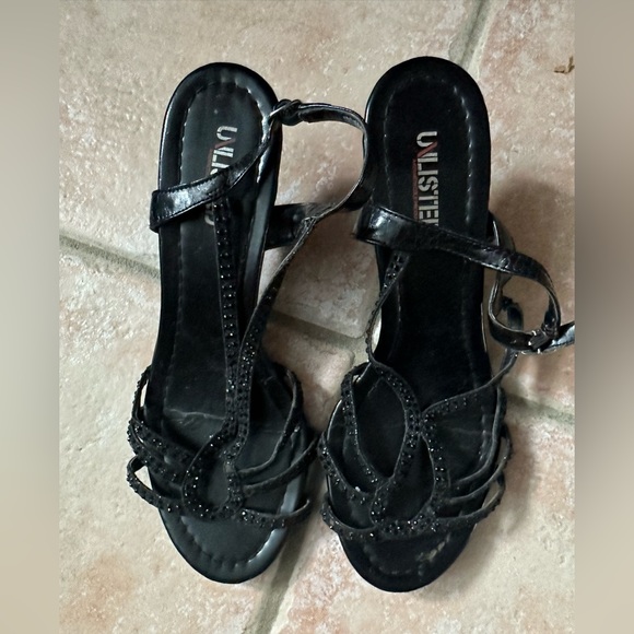 Black heels studded with black rhinestones 1 inch high heel size 9 - Picture 1 of 3